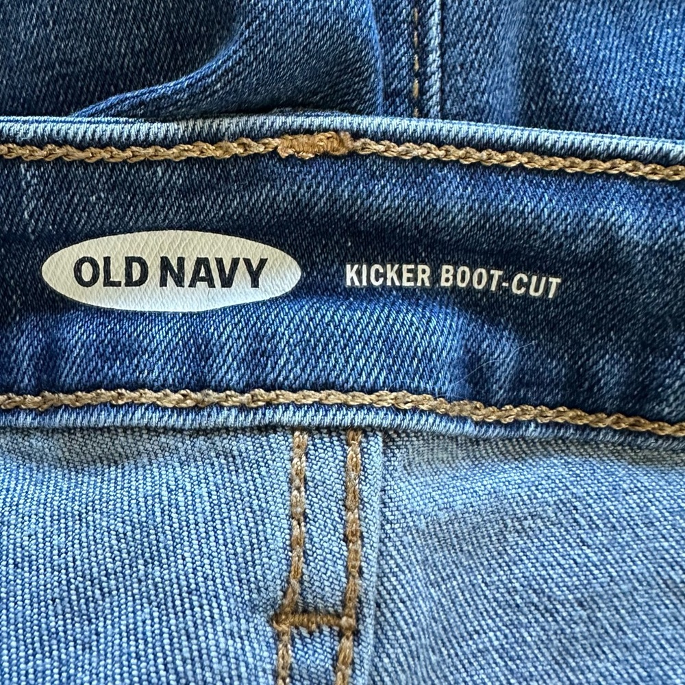 Old Navy Mid Rise Kicker Bootcut Jean in Medium Wash size 18 - Picture 7 of 12